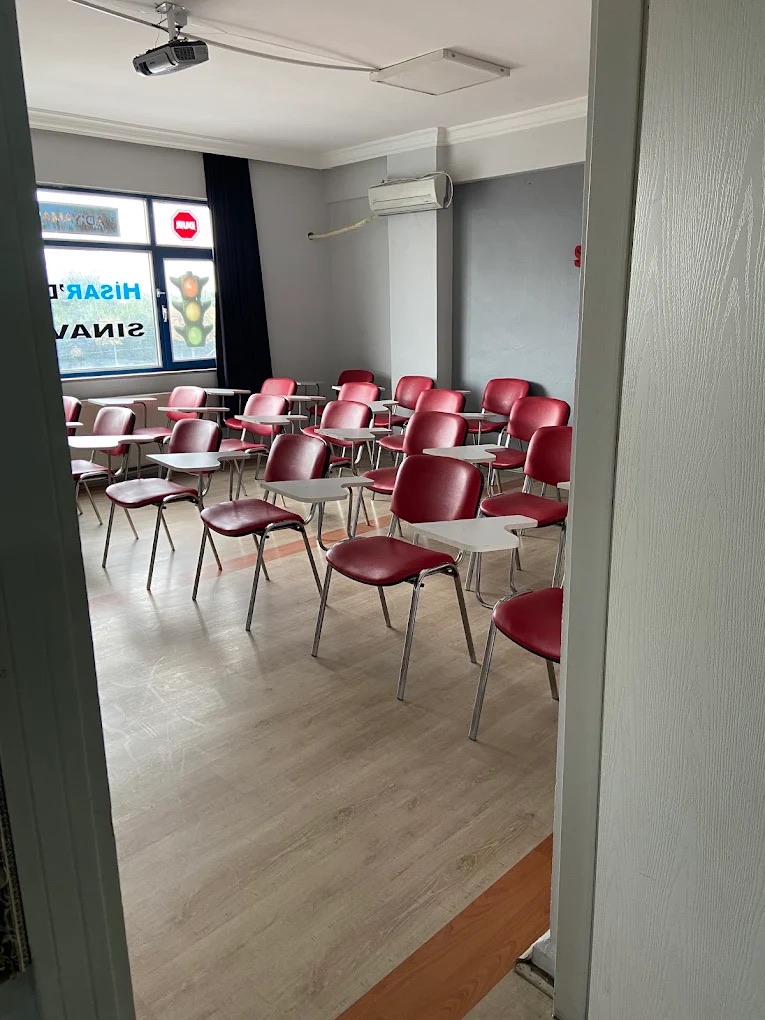 Hisar Sürücü Kursu projeksiyon sınıfı